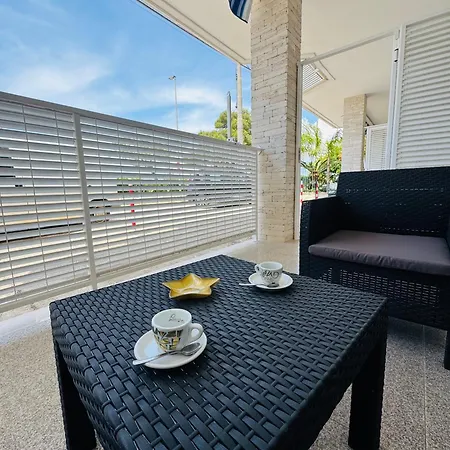 La Perla Sul Mare * Sant Isidoro (Apulia)